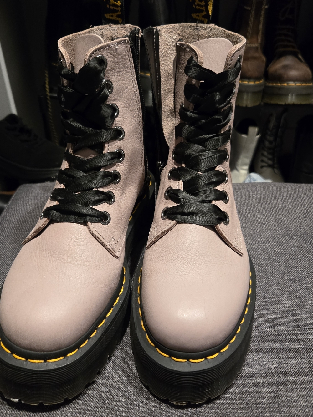 Dr. Martens Jadon III  Pisa Leather Boot